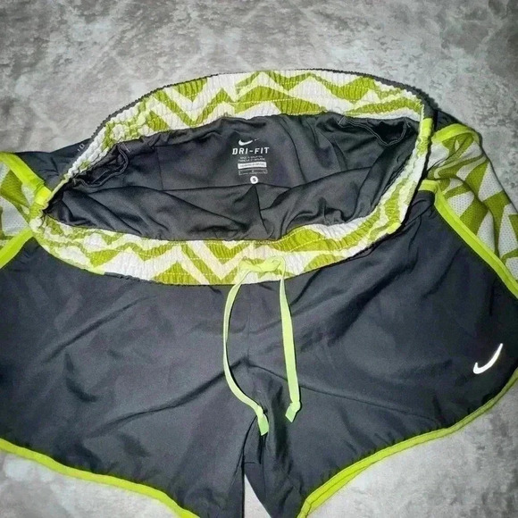 Nike Shorts Women's Small Gray and Green Patterned With Bikini Style Built In - Picture 5 of 5